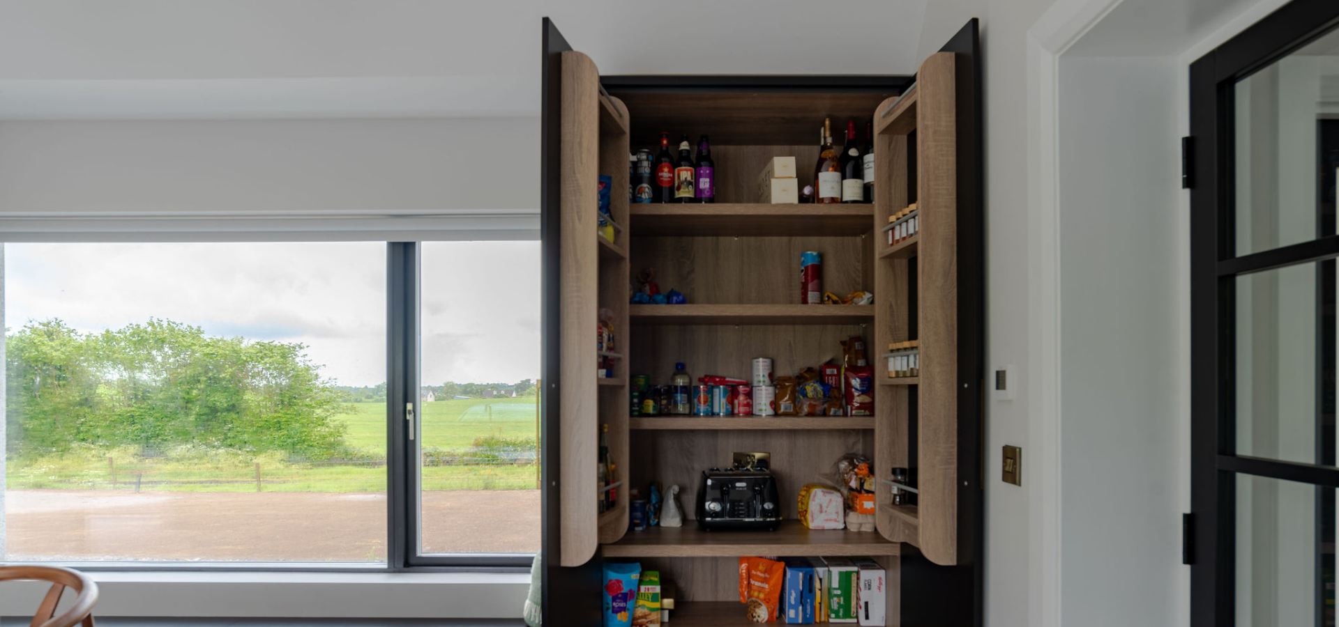 Contemporary Kitchen - Sarah Delahunt Gallery Image 10