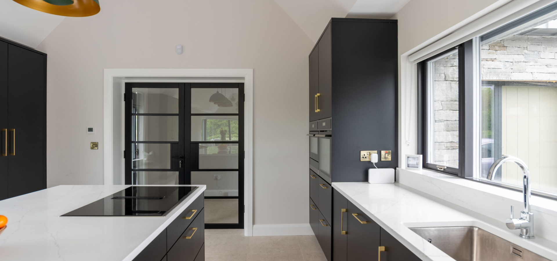 Contemporary Kitchen - Sarah Delahunt Gallery Image 11