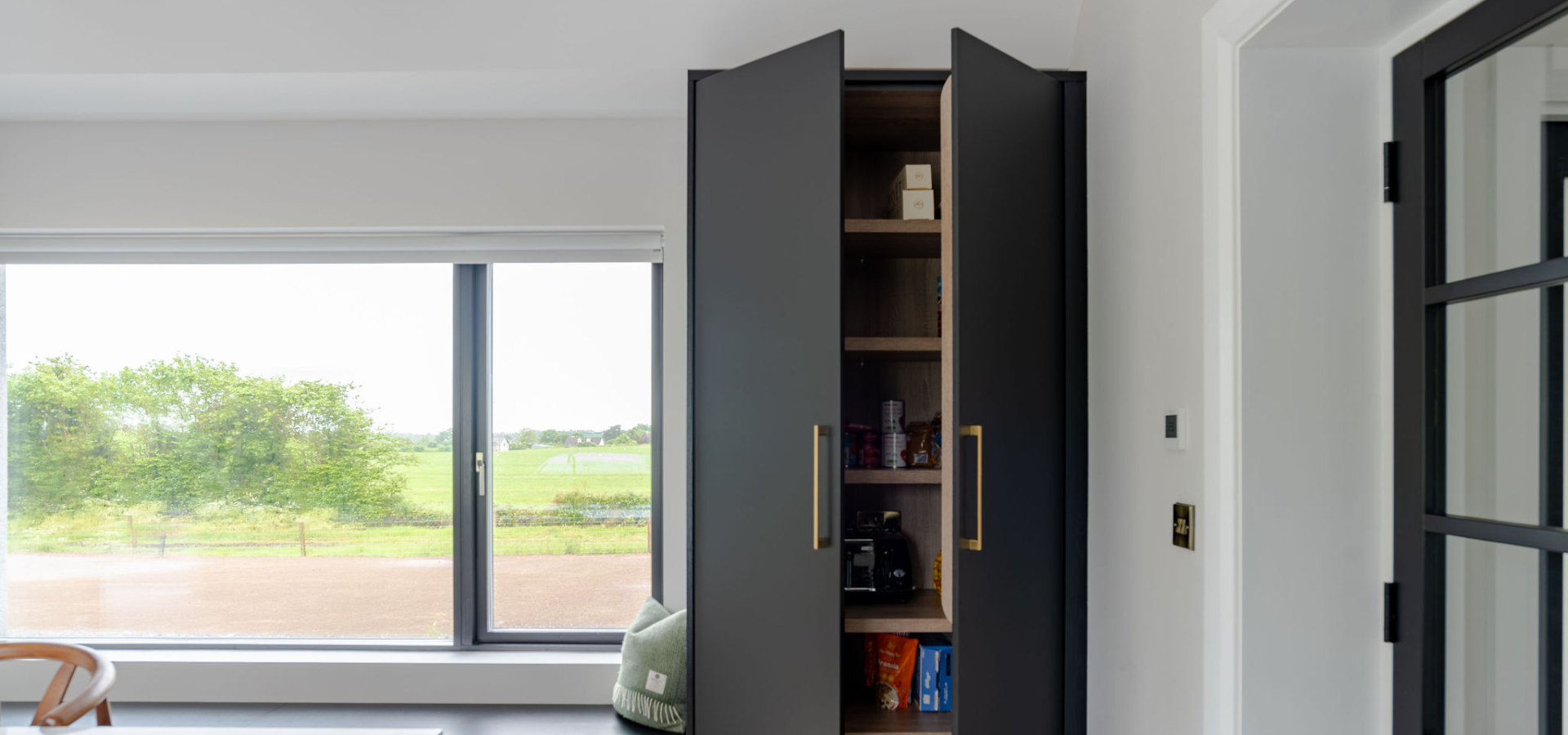Contemporary Kitchen - Sarah Delahunt Gallery Image 9