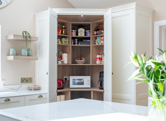 Classic Kitchen - Aylesbury Dove and Bronze - Highlights 2