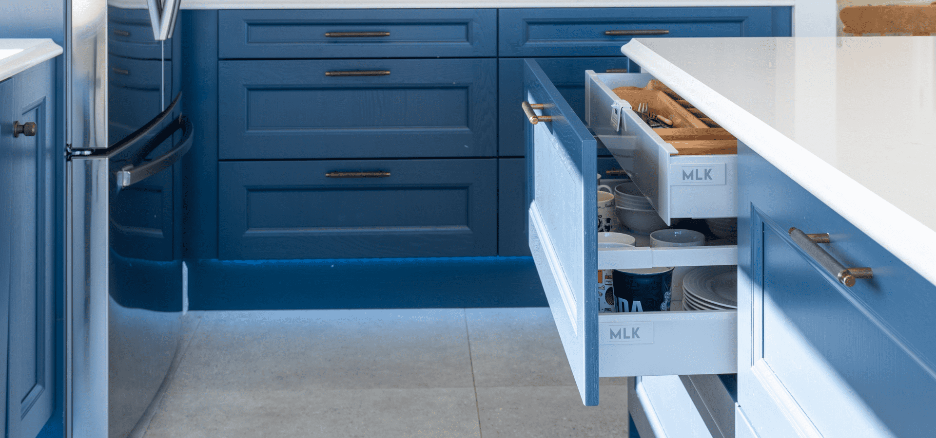 Classic Kitchen in Co. Galway – Aylesbury Midnight - Gallery Image 4