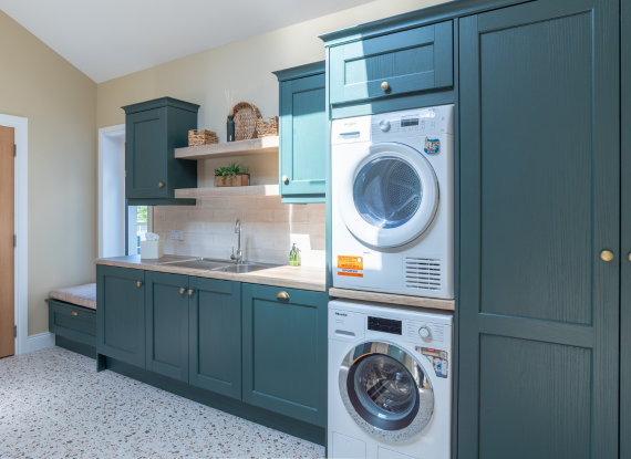 Classic Kitchen - Aylesbury Dove and Bronze - Highlights 4