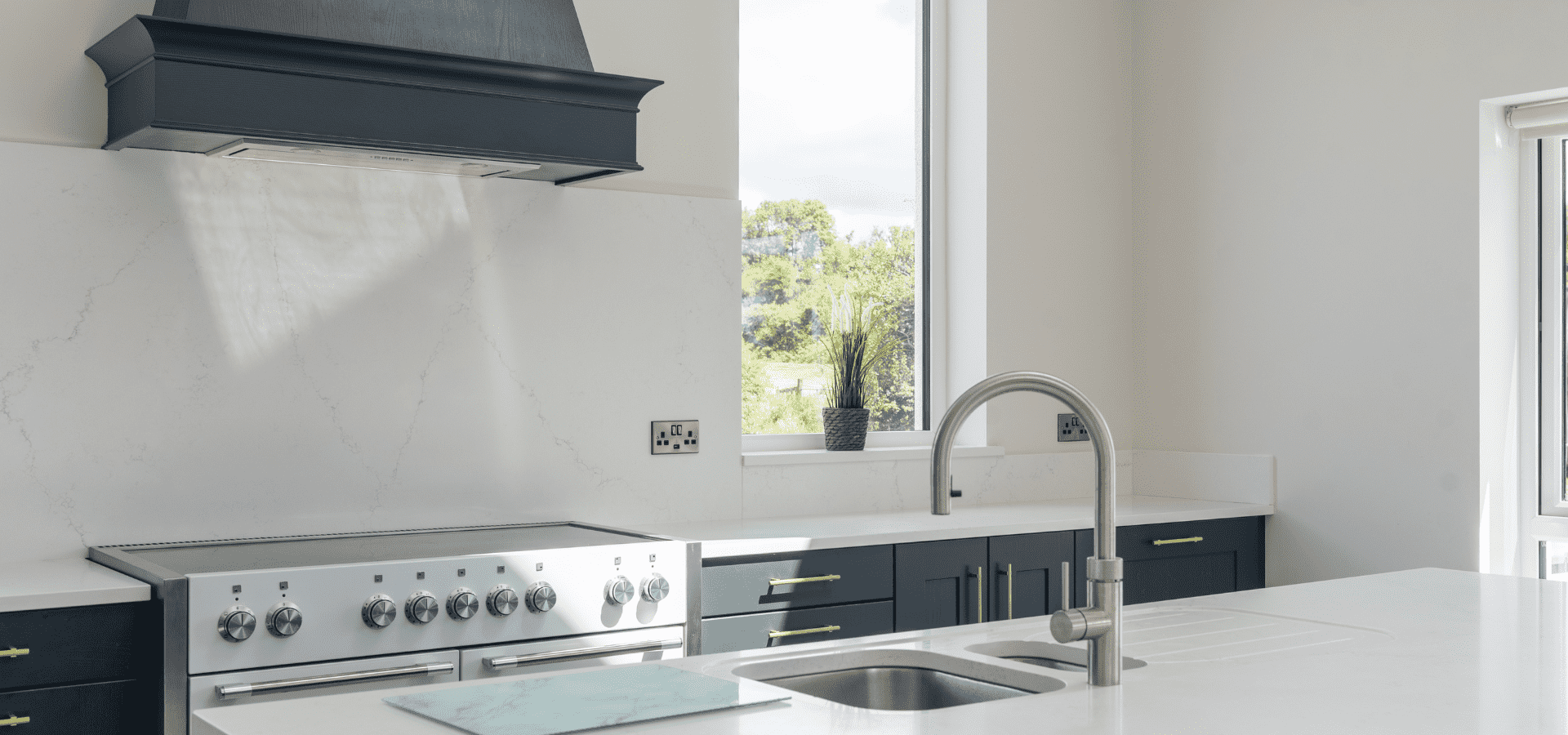 Classic Kitchen in Co. Leitrim – Harvard and Halifax Oak - Gallery Image 9
