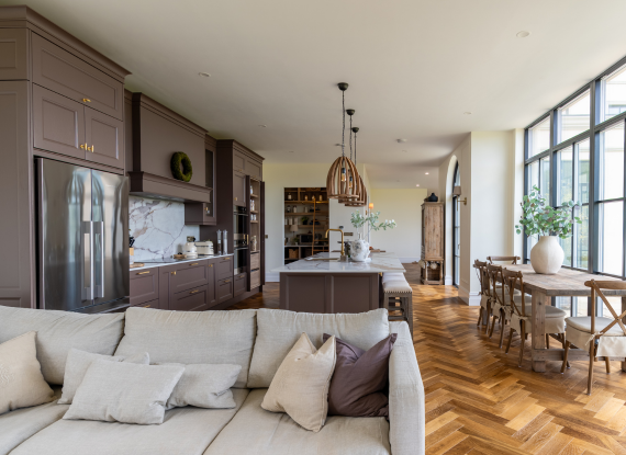 2. A Modern Classic Kitchen Award-Winning Classic Kitchen in Co. Offaly – Aylesbury London Clay - Highlights Image 2