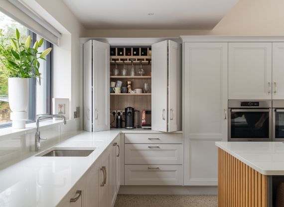Classic Kitchen - Eglington Manor Stone & Graphite Highlights Image 2