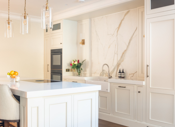 2._A Framed Quartz Feature Wall In-Frame Kitchen in Co. Dublin – Lawrence Shadow White - Highlight Image 2