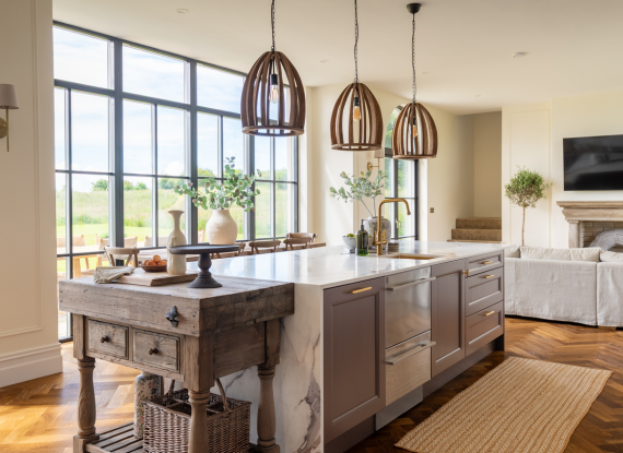 4. Luxury Appliances & Mixed Metal Finishes Award-Winning Classic Kitchen in Co. Offaly – Aylesbury London Clay - Highlights Image 4