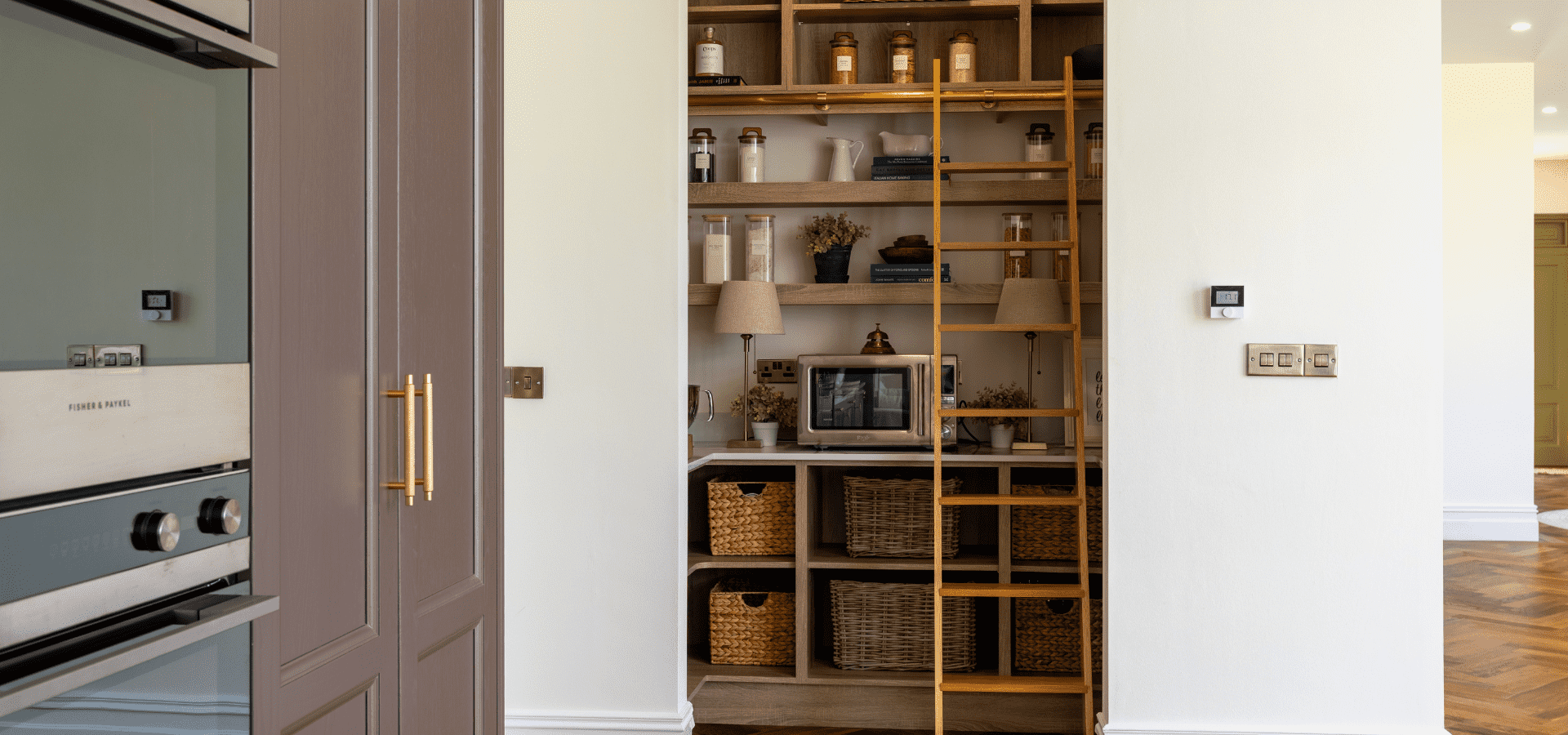 Award-Winning Classic Kitchen in Co. Offaly – Aylesbury London Clay - Gallery Image 11