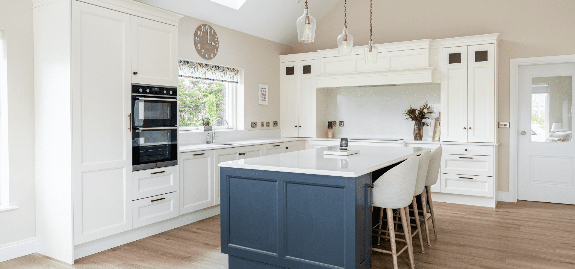 Classic Kitchen - Aylesbury Porcelain & Harvard Gallery Image 2