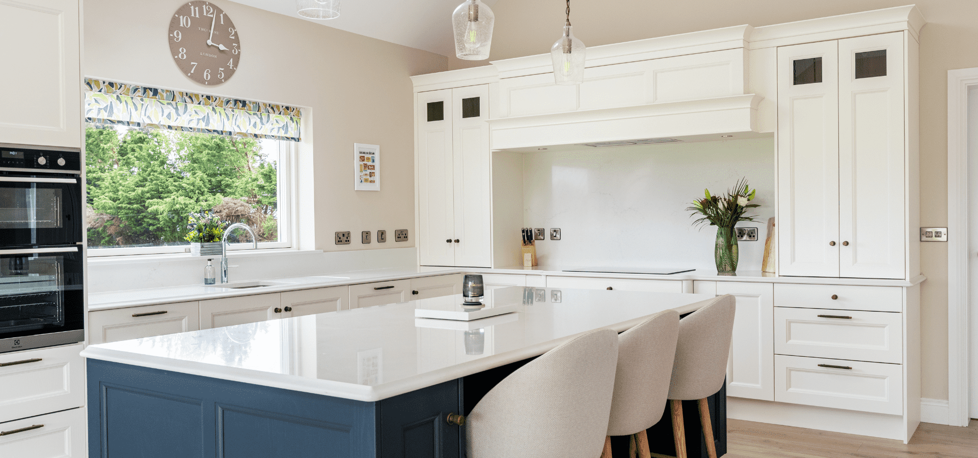 Classic Kitchen - Aylesbury Porcelain & Harvard Gallery Image 4