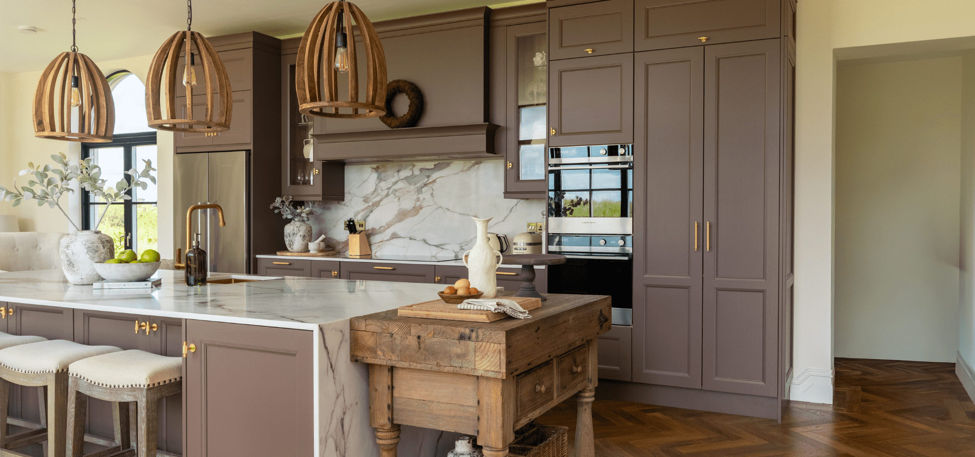Award-Winning Classic Kitchen in Co. Offaly – Aylesbury London Clay - Gallery Image 7