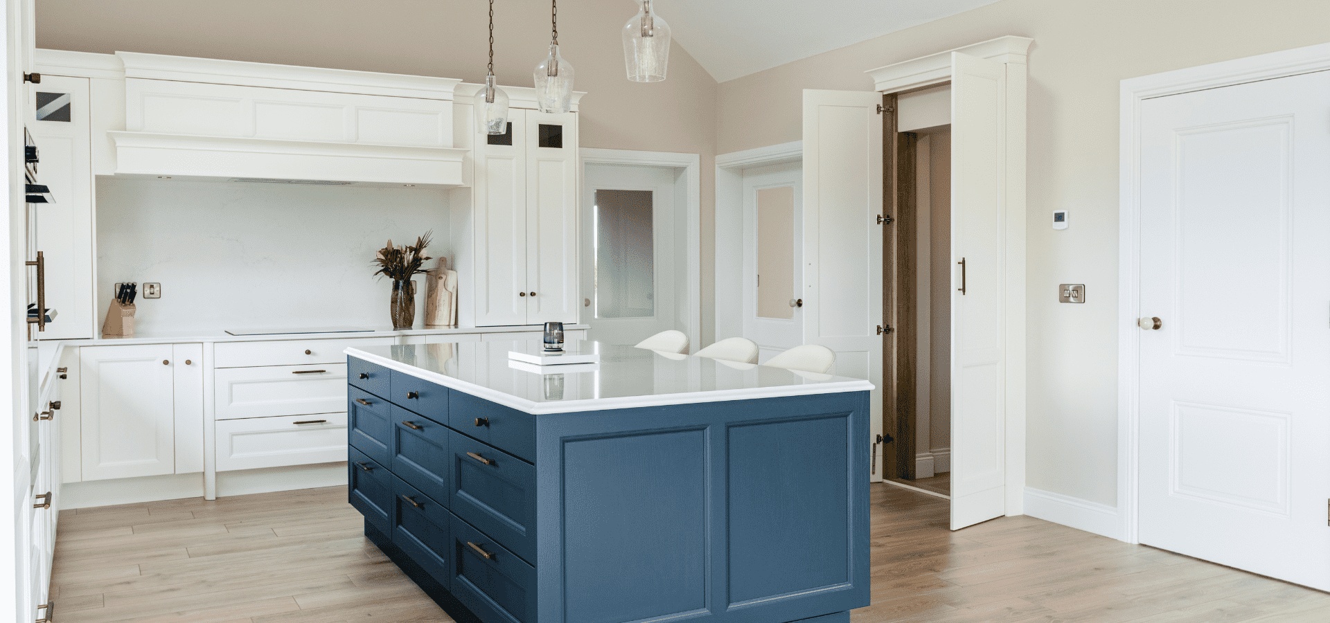Classic Kitchen - Aylesbury Porcelain & Harvard Gallery Image 8