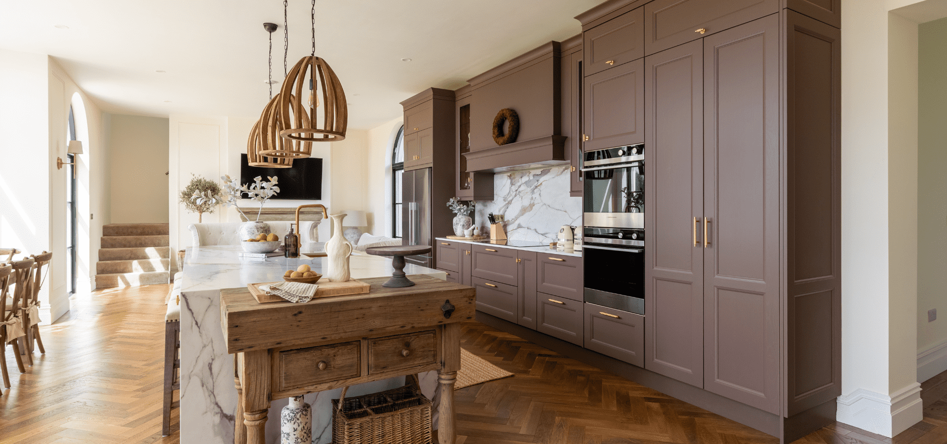 Award-Winning Classic Kitchen in Co. Offaly – Aylesbury London Clay - Hero Image