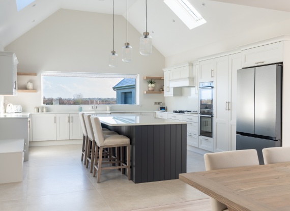 1. A Palette Designed to Endure Classic Kitchen - Lincoln - Latte and Harvard Highlights Image 1