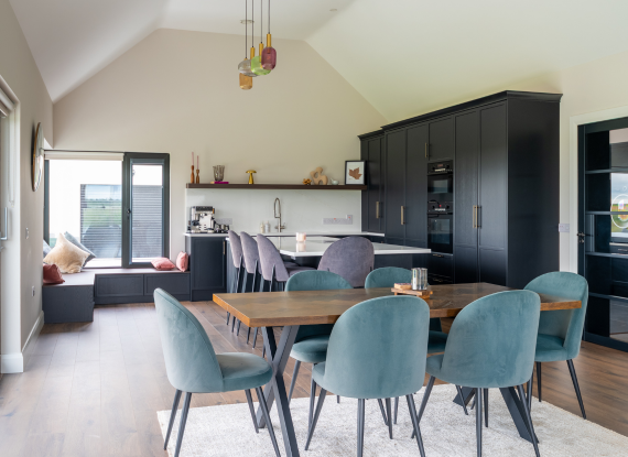 Modern Kitchen in Co. Galway – Lyrath - Noir & Marone Casella Oak - Highlights Image 2