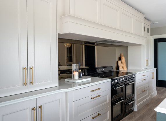 3._A Statement Cooking Wall Classic Kitchen - Aylesbury - Powder and Hunter Green - Highlights Image 3