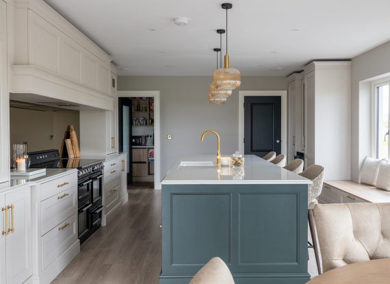 4._Designed for Everyday Living Classic Kitchen - Aylesbury - Powder and Hunter Green - Highlights Image 4