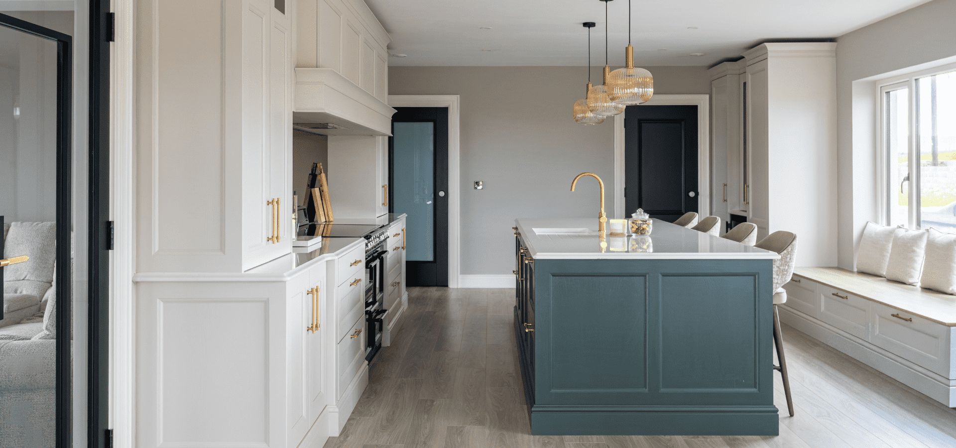 Classic Kitchen - Aylesbury - Powder and Hunter Green - Gallery Image 2
