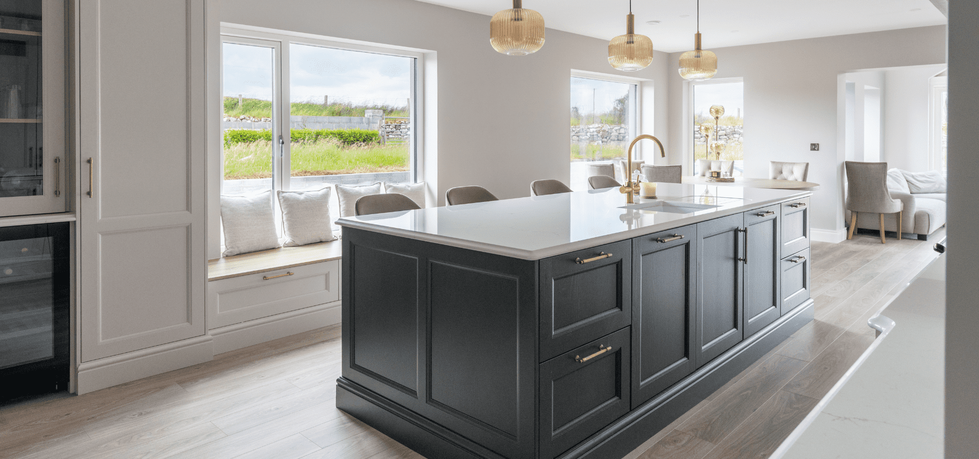 Classic Kitchen - Aylesbury - Powder and Hunter Green - Gallery Image 4