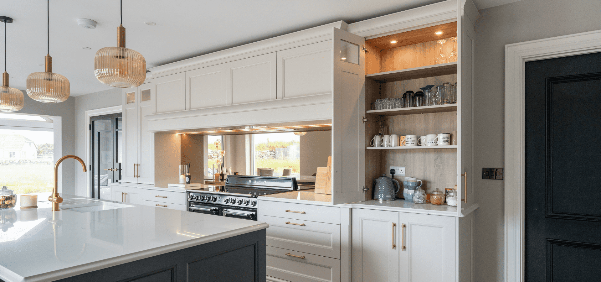 Classic Kitchen - Aylesbury - Powder and Hunter Green - Gallery Image 7